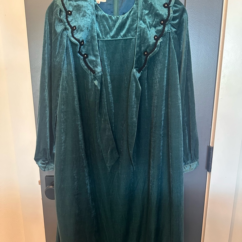 Elegant Green Velvet Dress